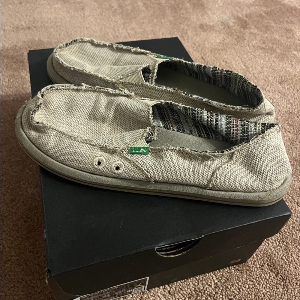 Women’s Sanuks